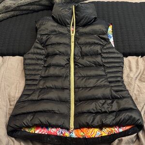 Lilly Pulitzer Allie Packable Black Puffer Vest with Vibrant Lining
